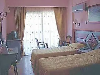 Otel Bonjour 3*